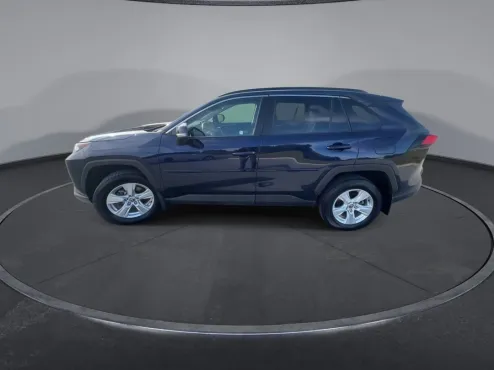 2021 Toyota RAV4 XLE photo 4