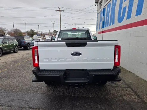2025 Ford F-350 XL photo 4