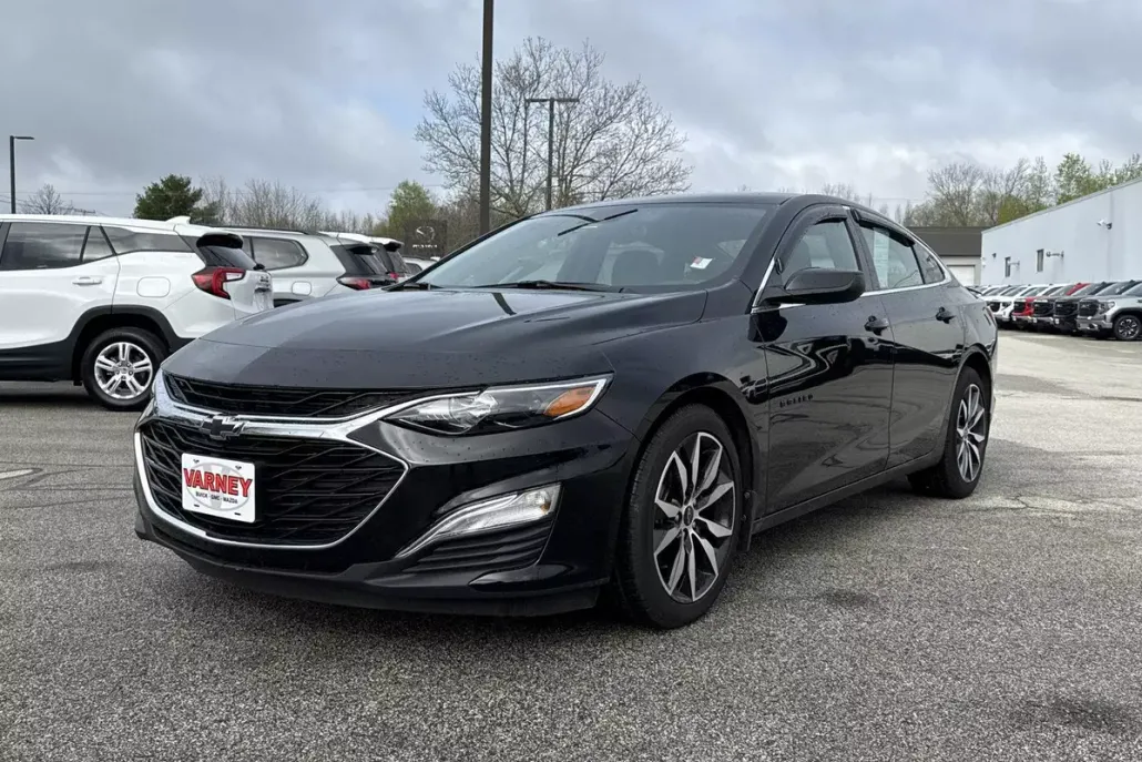 2025 Chevrolet Malibu RS photo 1