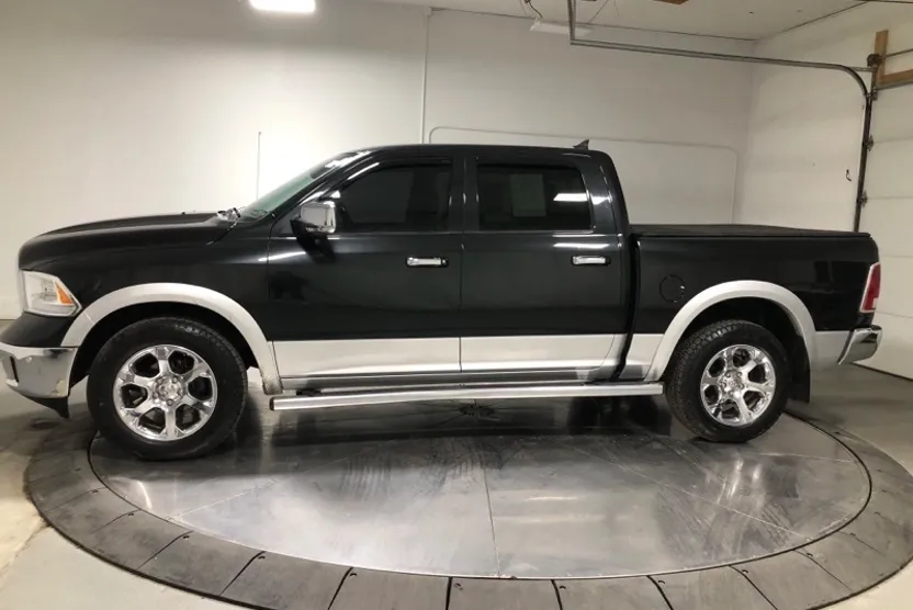 2017 Ram 1500 Laramie photo 1