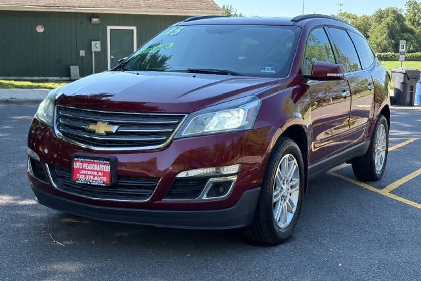 2015 Chevrolet Traverse 1LT photo 1