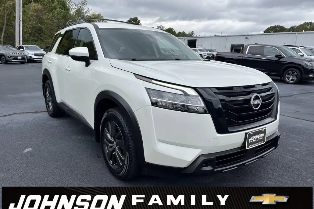 2022 Nissan Pathfinder SV photo 1