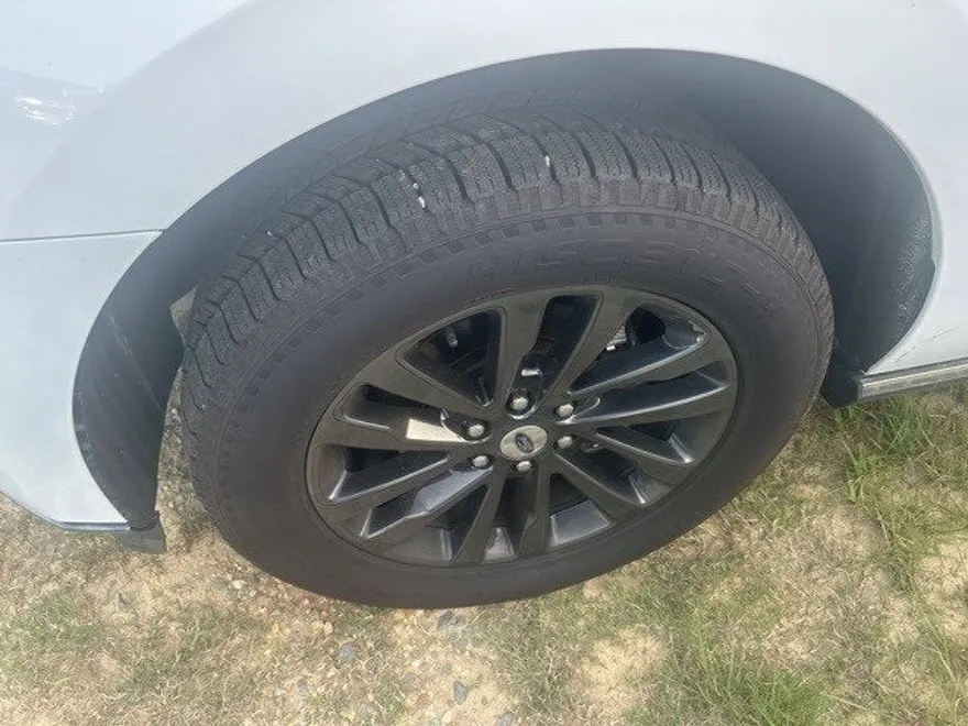 2020 Ford Expedition Limited photo 1