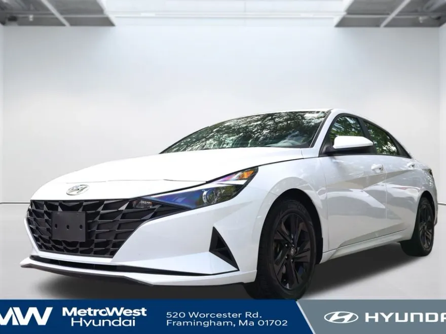2021 Hyundai Elantra SEL photo 1