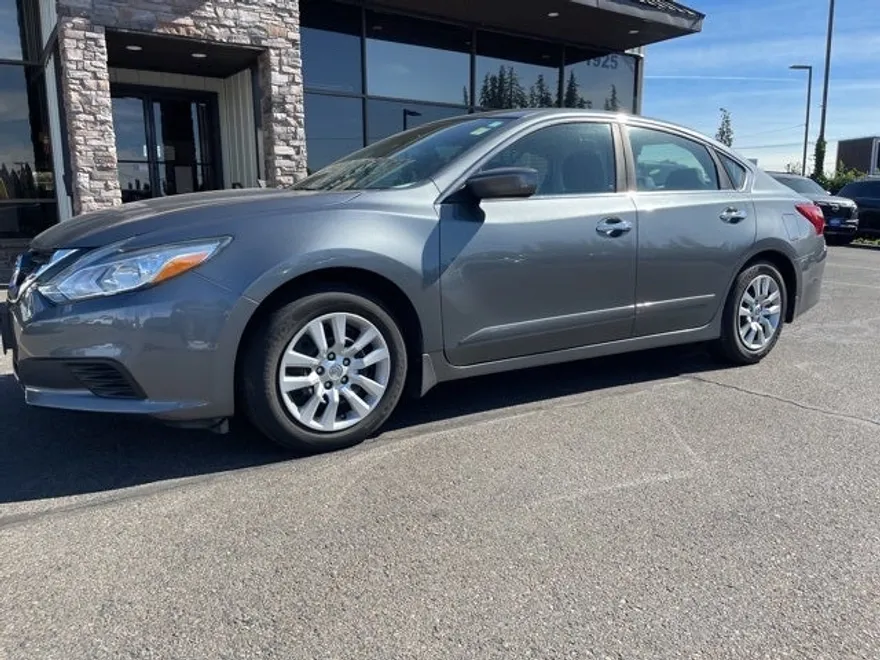 2016 Nissan Altima 2.5 S photo 1