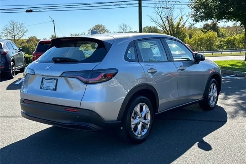 2025 Honda HR-V LX photo 1
