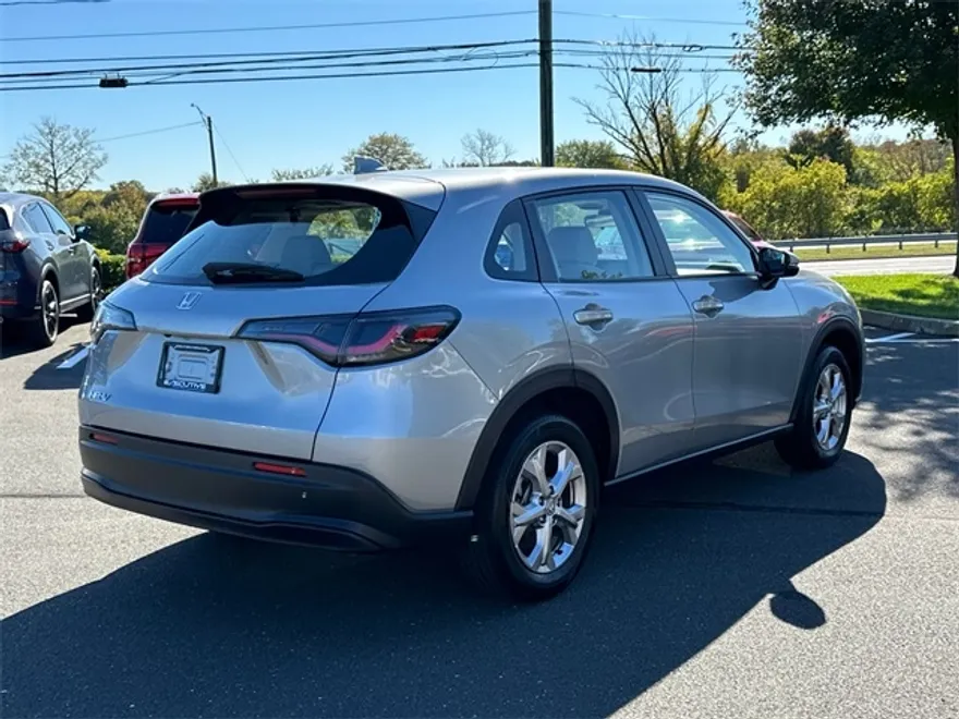 2025 Honda HR-V LX photo 1