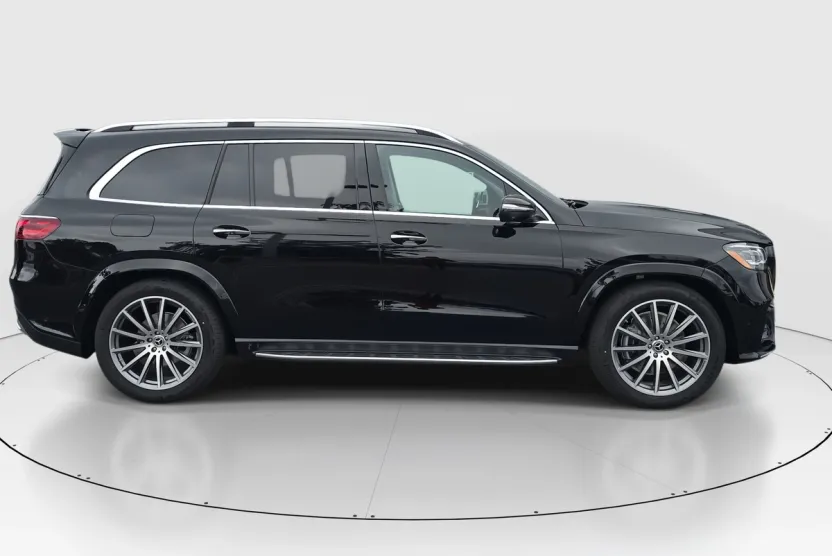 2026 Mercedes Benz GLS 450 4MATIC photo 1