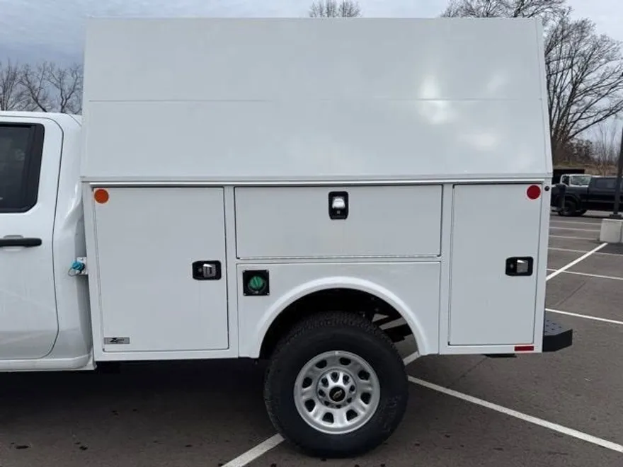 2024 Chevrolet Silverado 3500HD photo 1