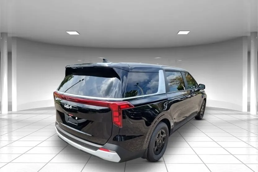 2026 Kia Carnival LXS photo 1
