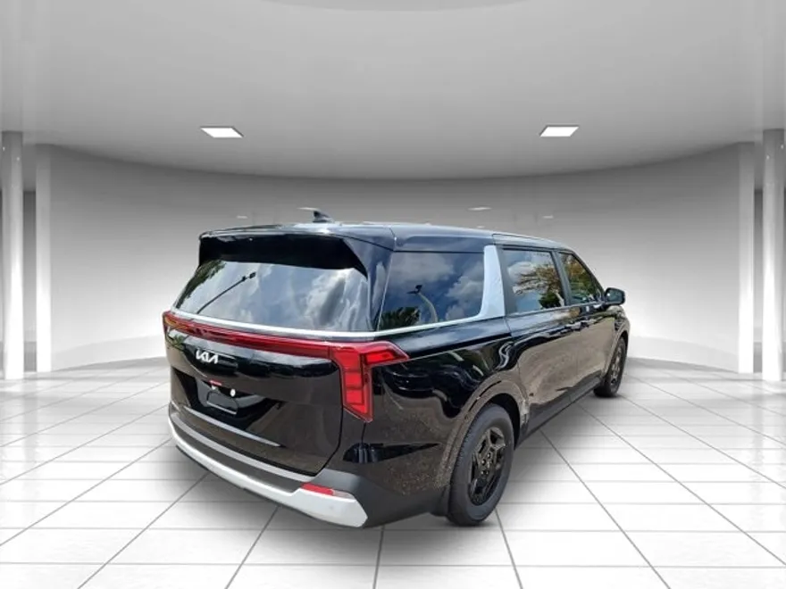 2026 Kia Carnival LXS photo 1