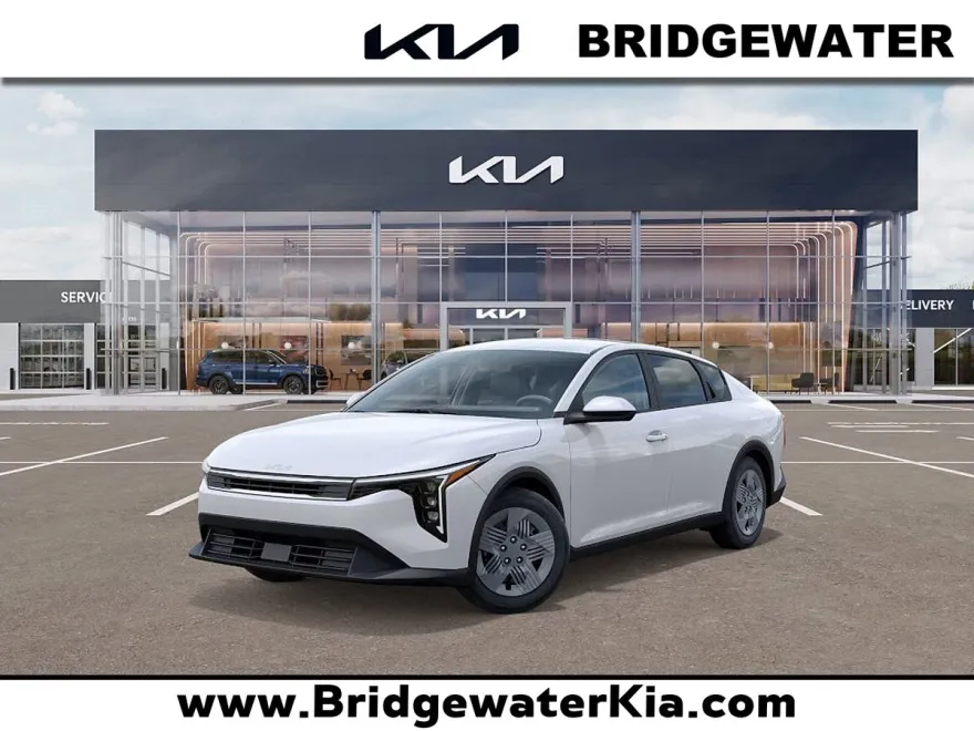 2025 Kia K4 LX photo 1