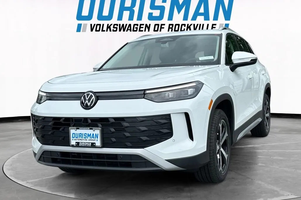 2025 Volkswagen Tiguan SE photo 1