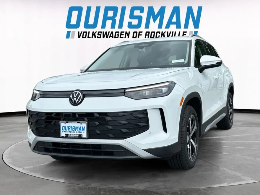 2025 Volkswagen Tiguan SE photo 1