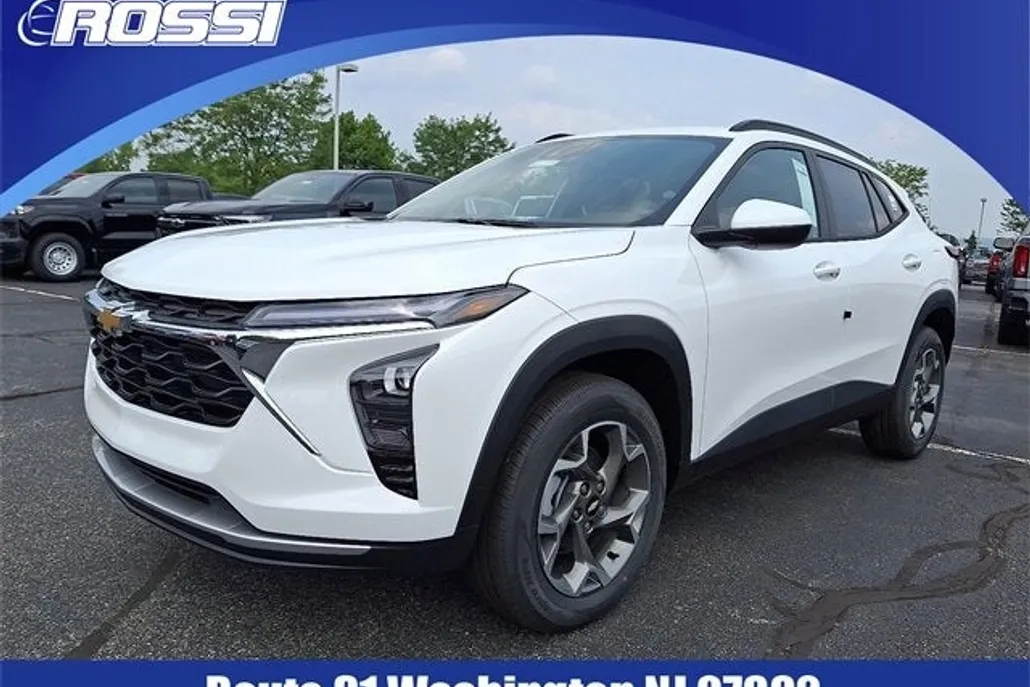 2025 Chevrolet Trax LT photo 1