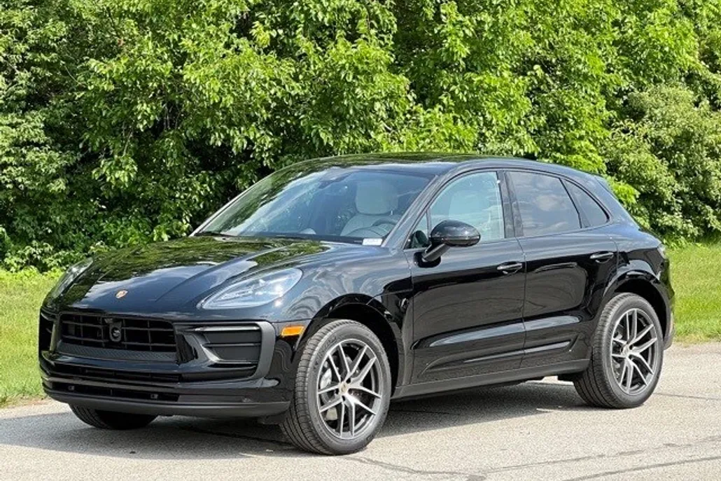 2025 Porsche Macan S photo 1