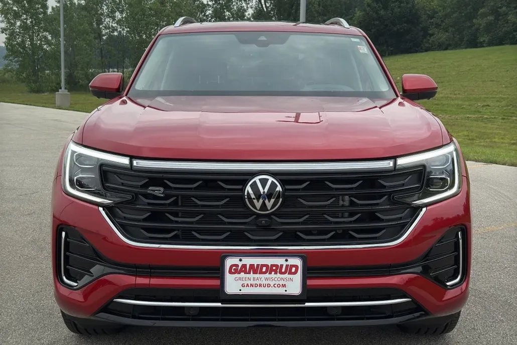 2024 Volkswagen Atlas SEL Premium R-Line photo 1