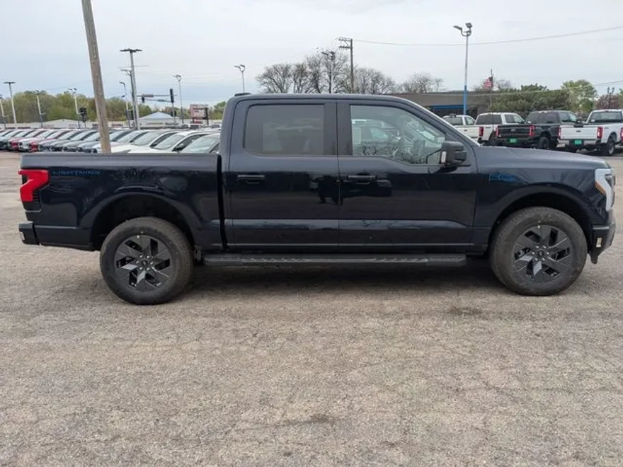 2025 Ford F-150 Lightning photo 1