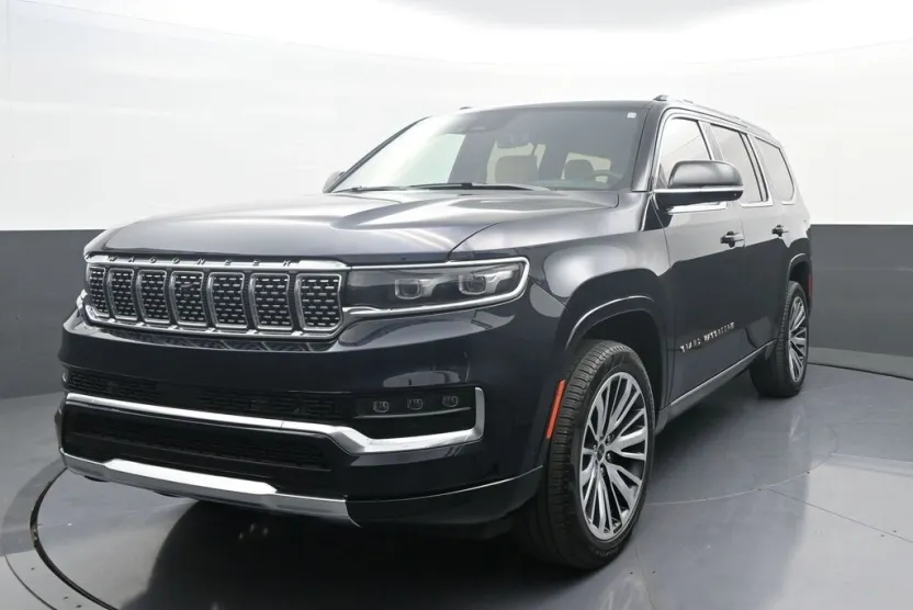 2023 Jeep Grand Wagoneer III photo 1