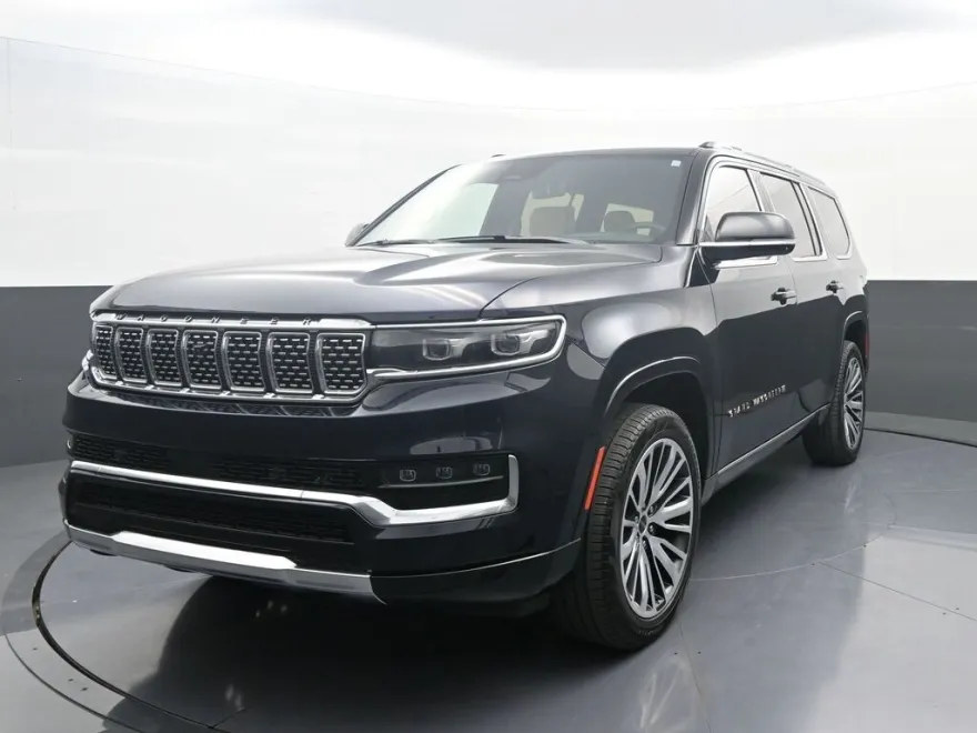 2023 Jeep Grand Wagoneer III photo 1