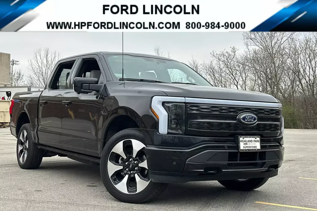 2023 Ford F-150 Lightning Platinum photo 1