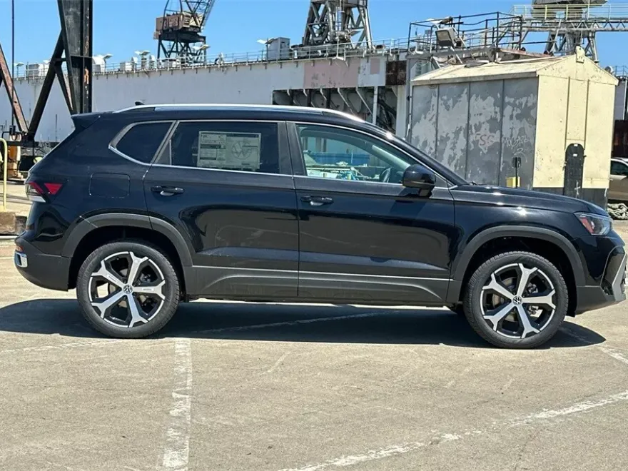 2025 Volkswagen Taos SEL photo 1