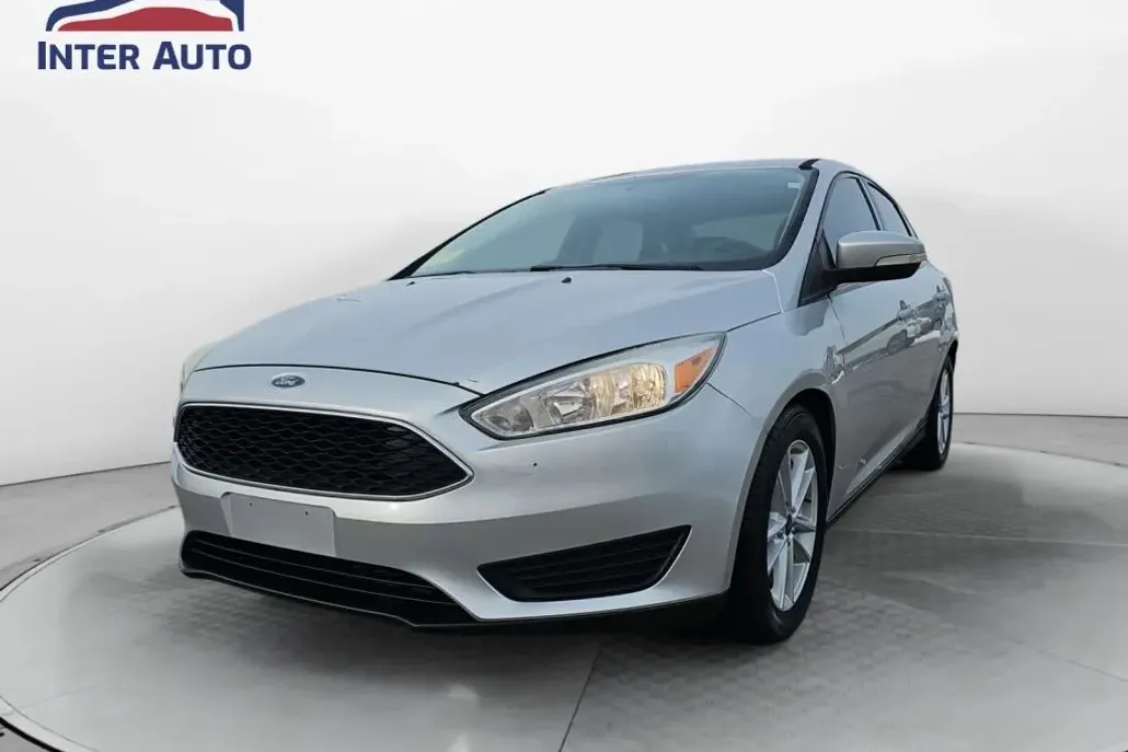 2017 Ford Focus Sedan photo 1
