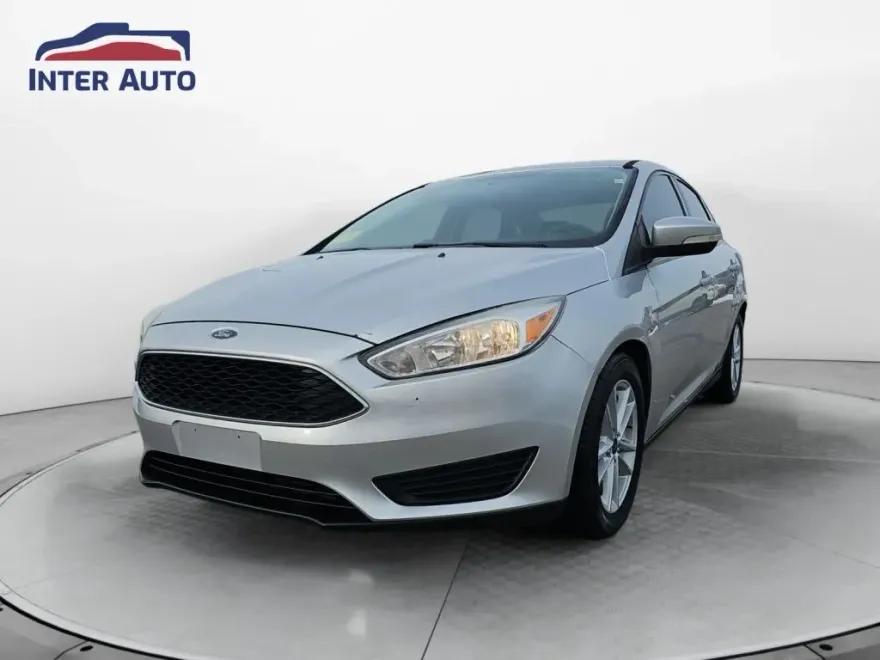 2017 Ford Focus Sedan photo 1