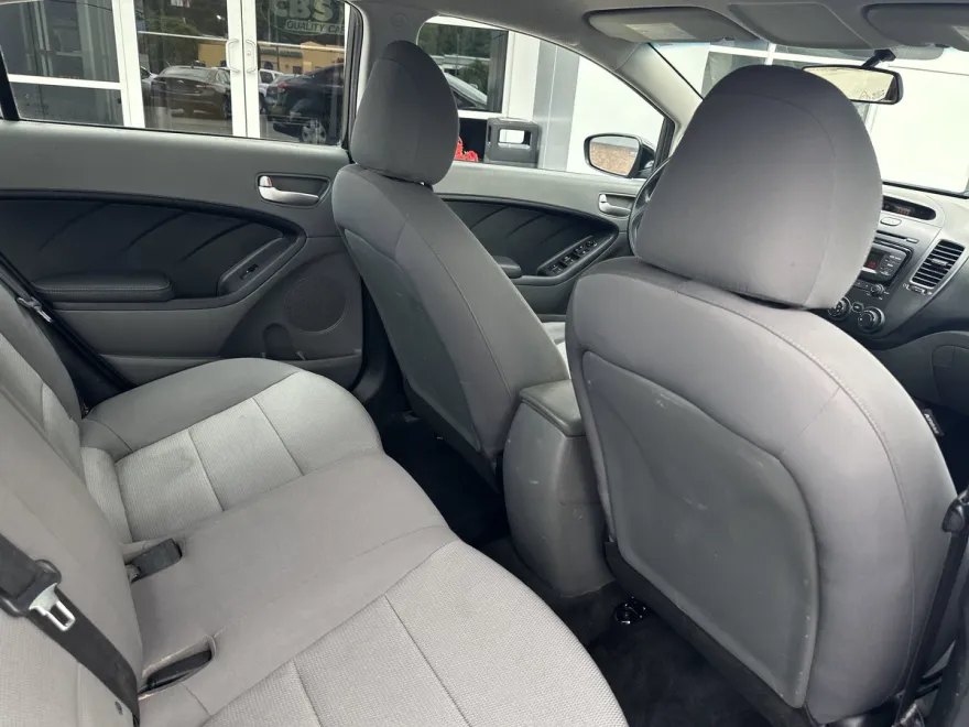 2018 Kia Forte LX Base photo 1