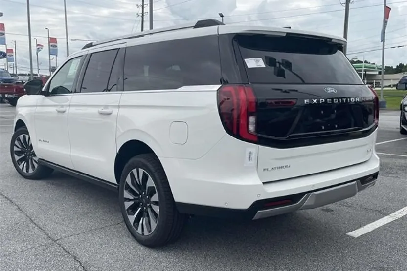 2025 Ford Expedition MAX Platinum photo 1