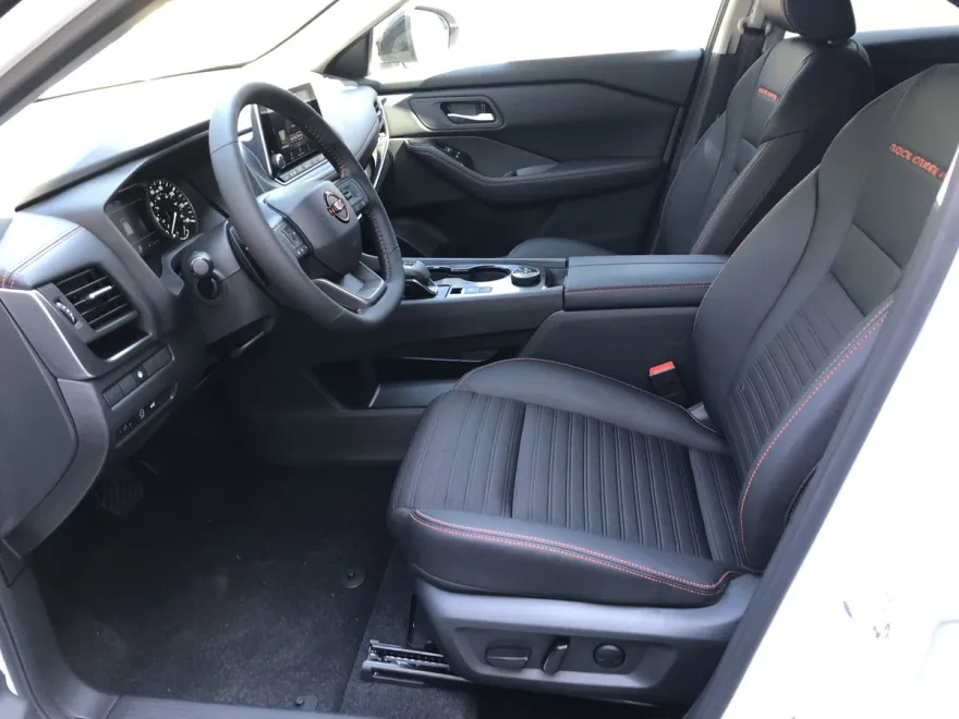 2026 Nissan Rogue SV photo 1