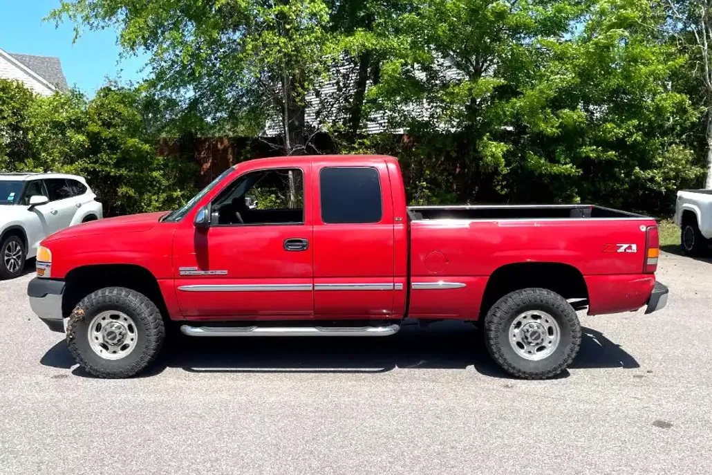 2002 Gmc Sierra SL photo 1