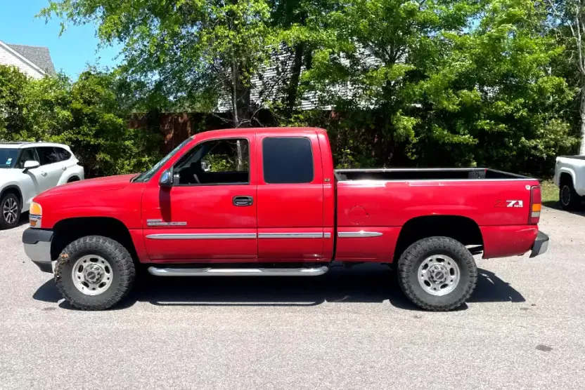 2002 Gmc Sierra SL photo 1