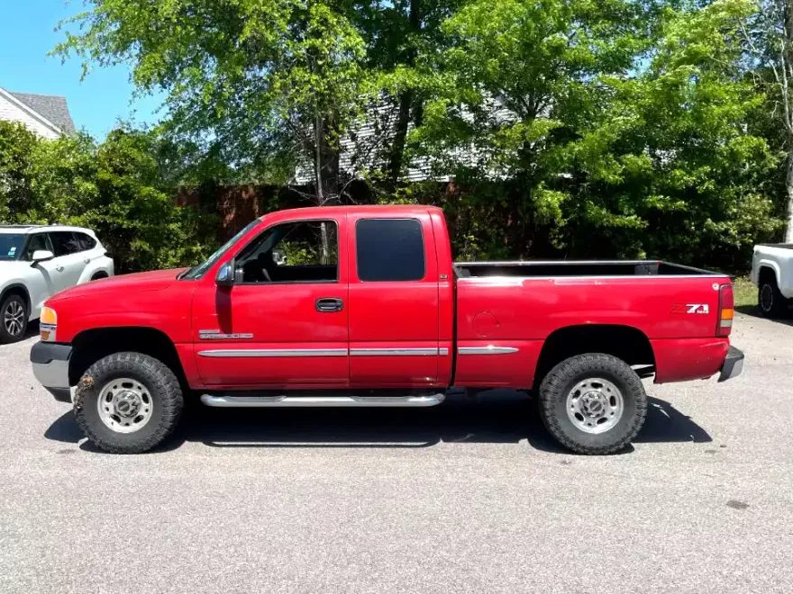 2002 Gmc Sierra SL photo 1