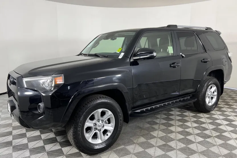 2022 Toyota 4Runner SR5 Premium photo 1
