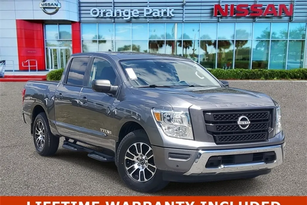 2023 Nissan Titan SV photo 1