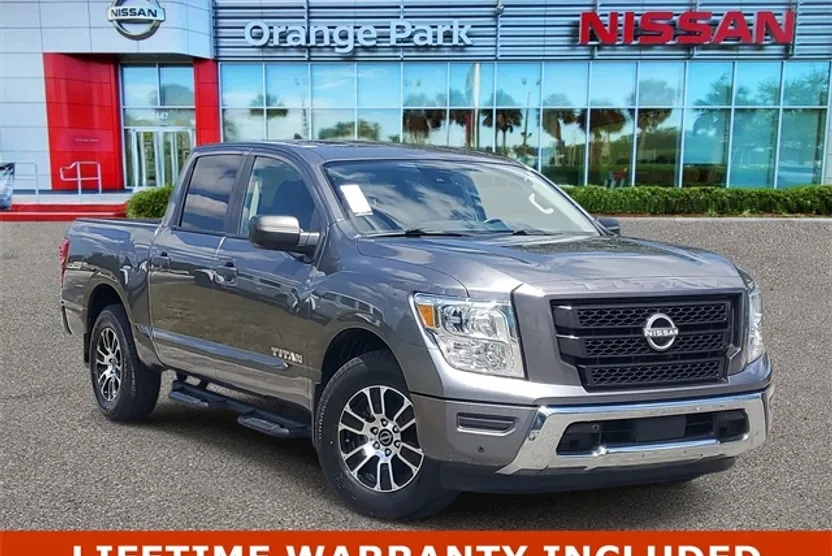 2023 Nissan Titan SV photo 1