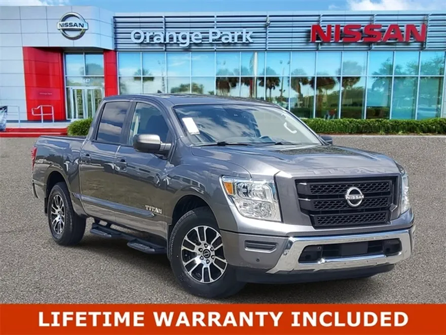 2023 Nissan Titan SV photo 1