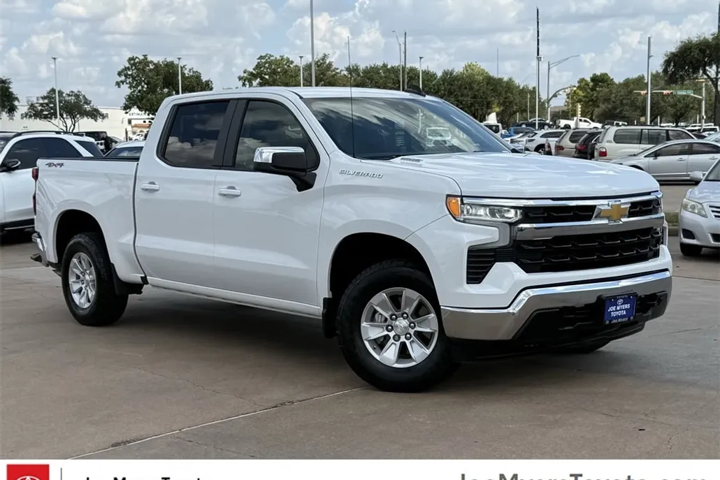 2024 Chevrolet Silverado 1500 LT photo 1