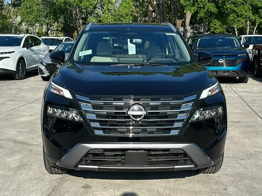 2025 Nissan Rogue SL photo 1