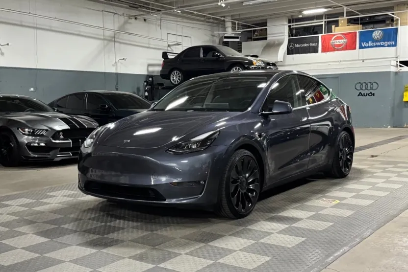 2023 Tesla Model Y Performance photo 1