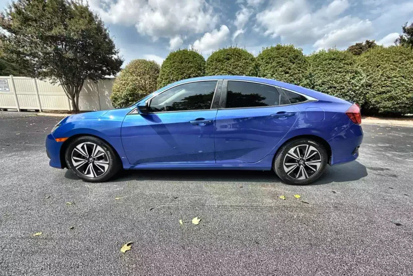 2016 Honda Civic EX-T photo 1