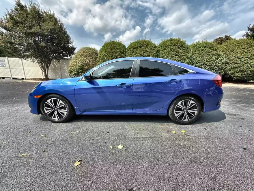 2016 Honda Civic EX-T photo 1