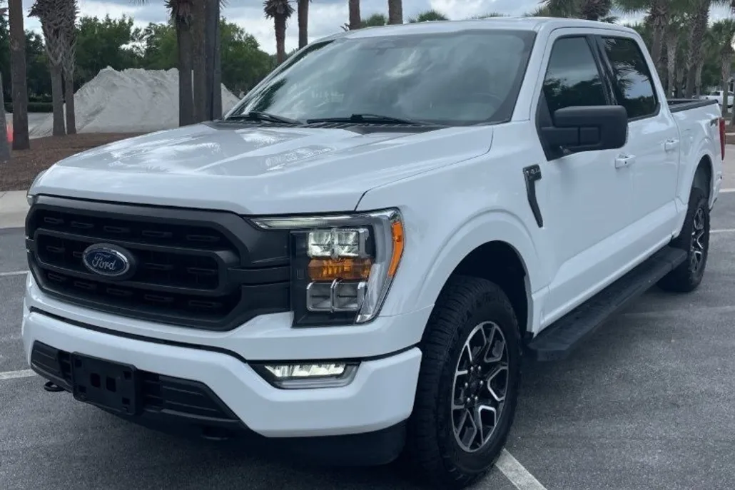 2023 Ford F-150 XLT photo 1