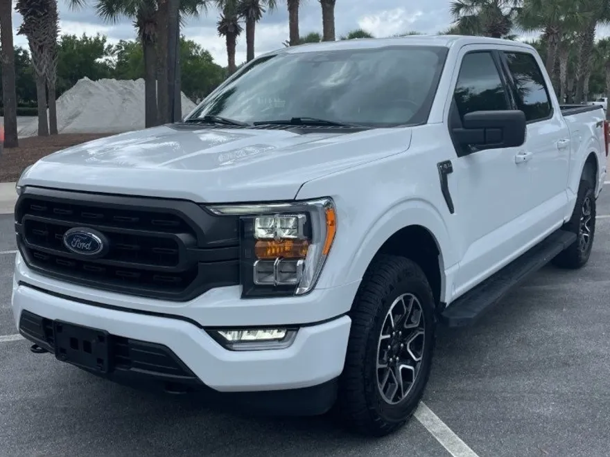 2023 Ford F-150 XLT photo 1
