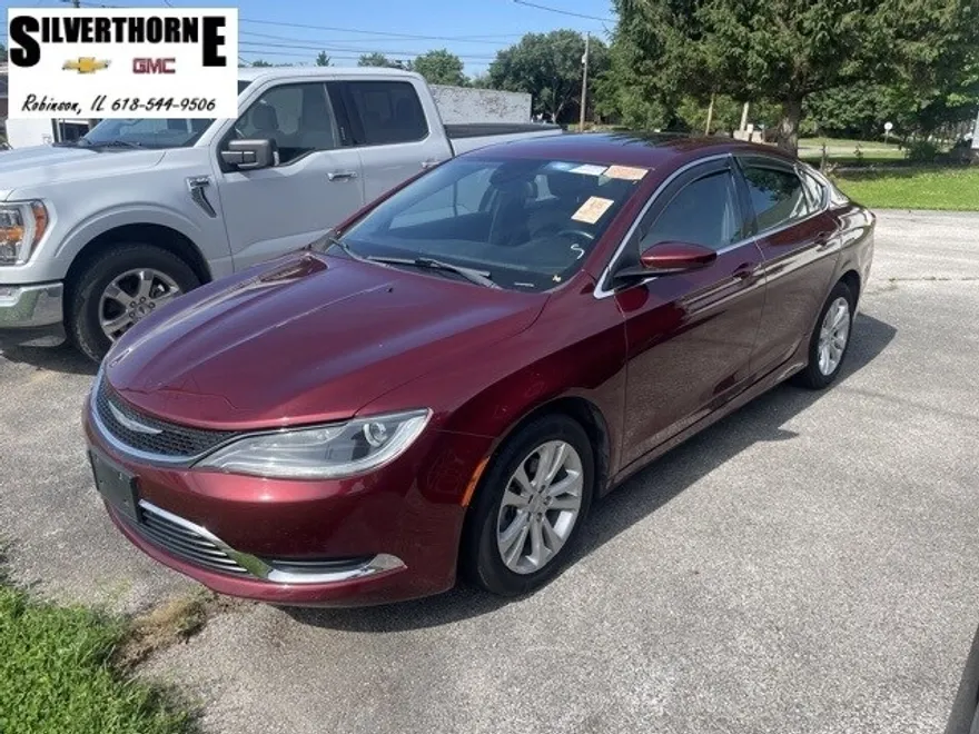 2017 Chrysler 200 Limited photo 1