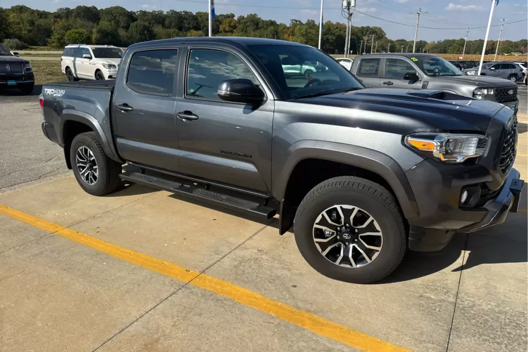 2022 Toyota Tacoma TRD Sport Double Cab V6 photo 1