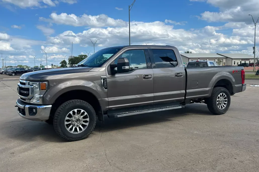 2022 Ford F-350 Lariat photo 1