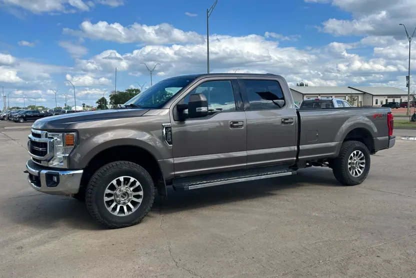 2022 Ford F-350 Lariat photo 1