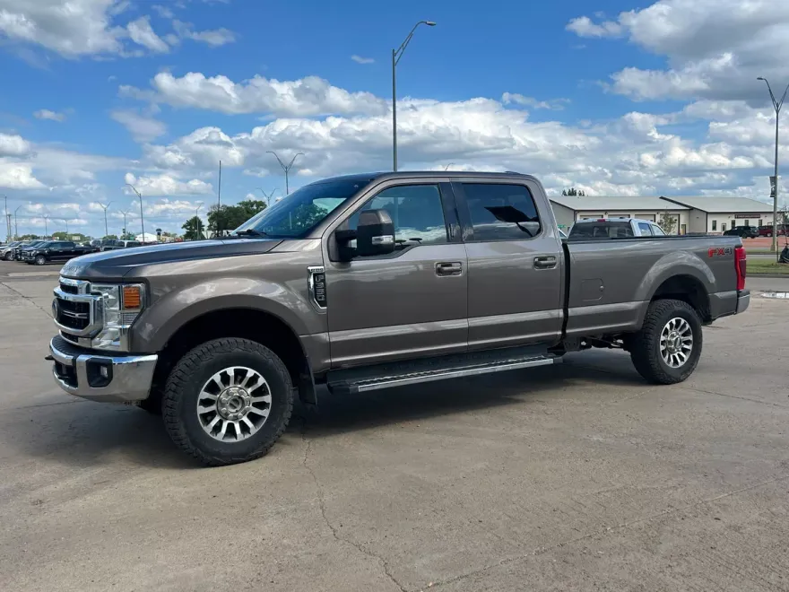 2022 Ford F-350 Lariat photo 1
